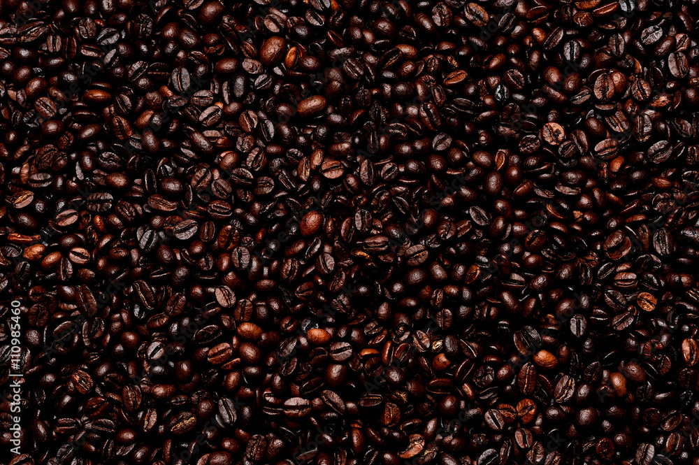  Roasted coffee grains.