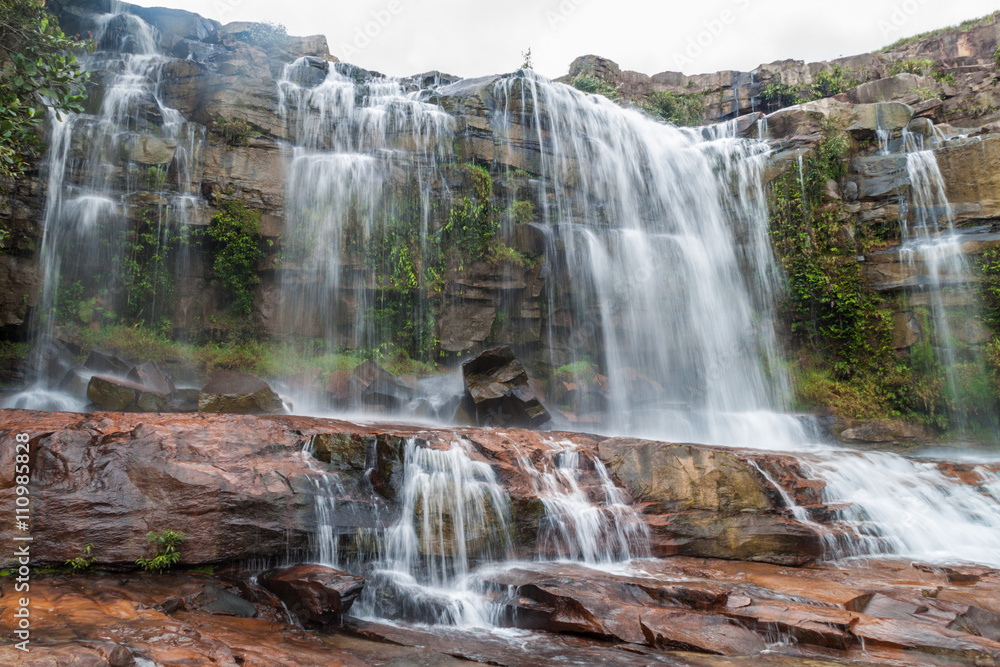 Naklejka premium Quebrada Pacheco waterfall in Gran Sabana region in National Park Canaima, Venezuela.