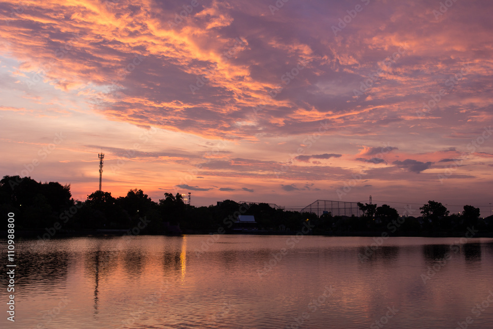 Fototapeta premium sunset on lake