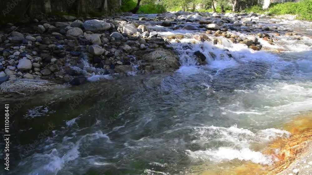 rivière Volane/rivière avec rochers rivière Volane/rivière avec rochers