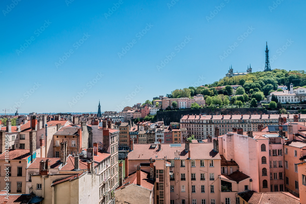 Vue de Lyon et de la colline de Fourvière de la Croix-Rousse