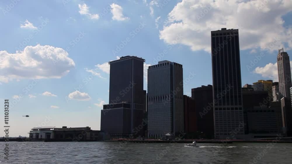 Panorami dello skyline con i grattacieli a New York City, NY, USA Panorami dello skyline con i grattacieli a New York City, NY, USA