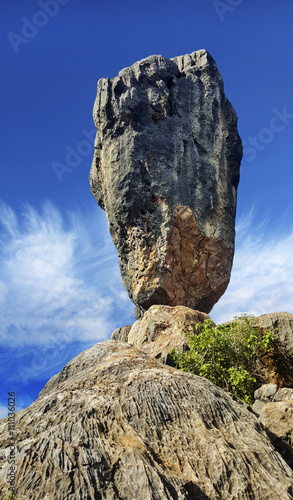 Chillagoe, balancing rock photo