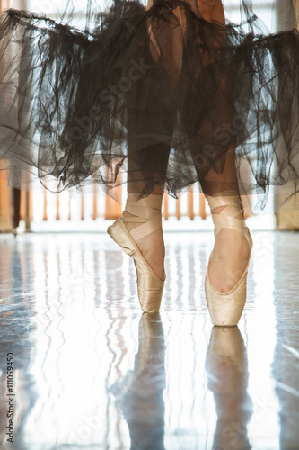 ballerina on toes in pointes