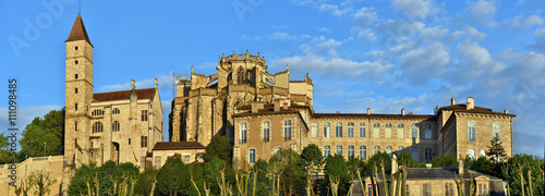 Obraz na płótnie Ancient Auch cityscape