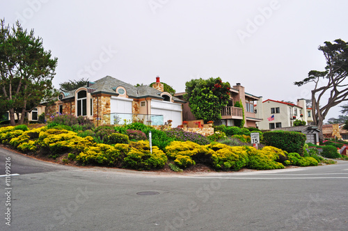 California: una casa a Carmel il 16 giugno 2010. Carmel, nota per le sue case in stile fiabesco, ha avuto diversi sindaci poeti e attori, incluso Clint Eastwood photo