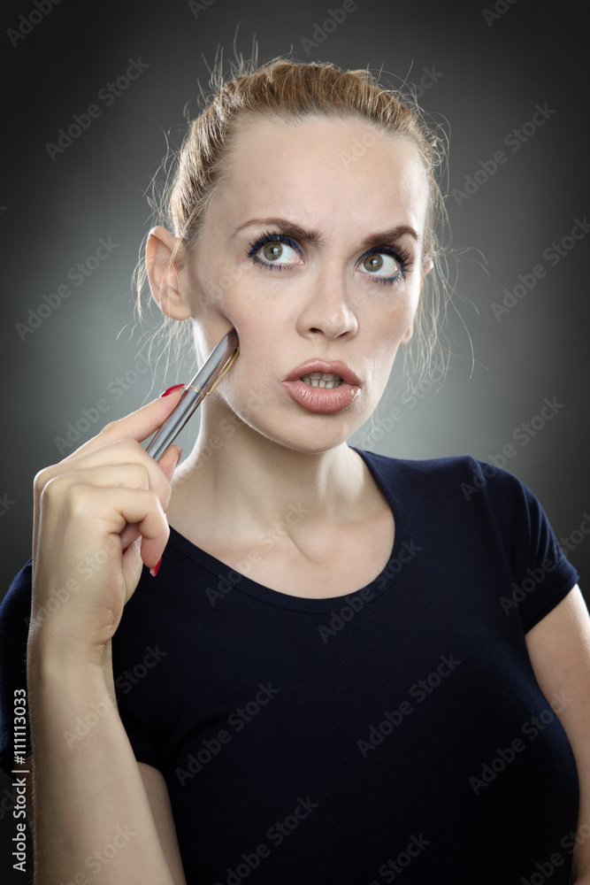 Obraz premium Thinking woman