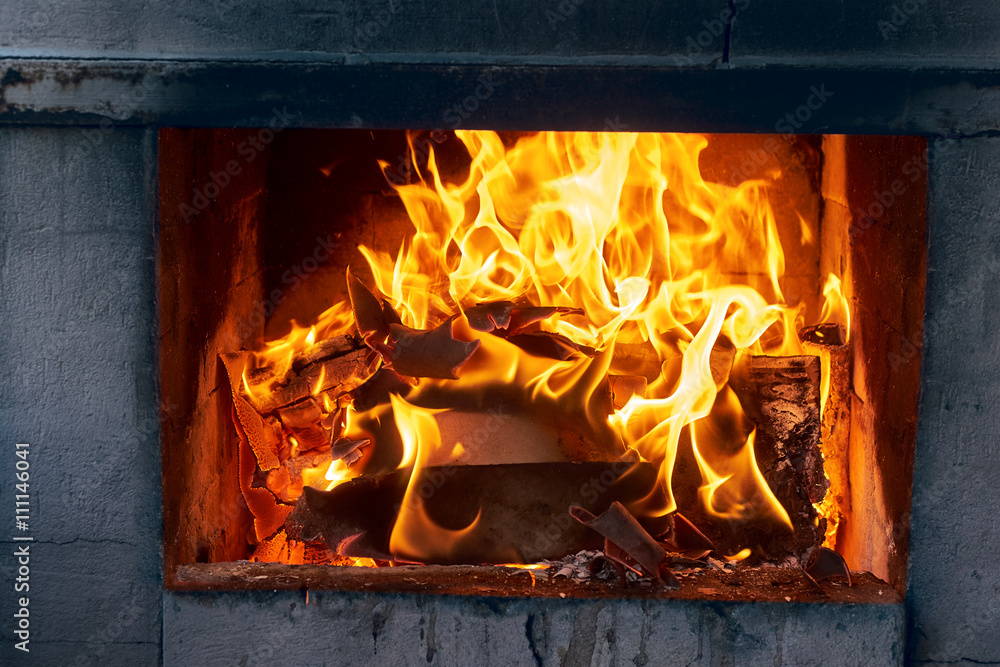 Obraz premium Hot red charcoals in bonefire