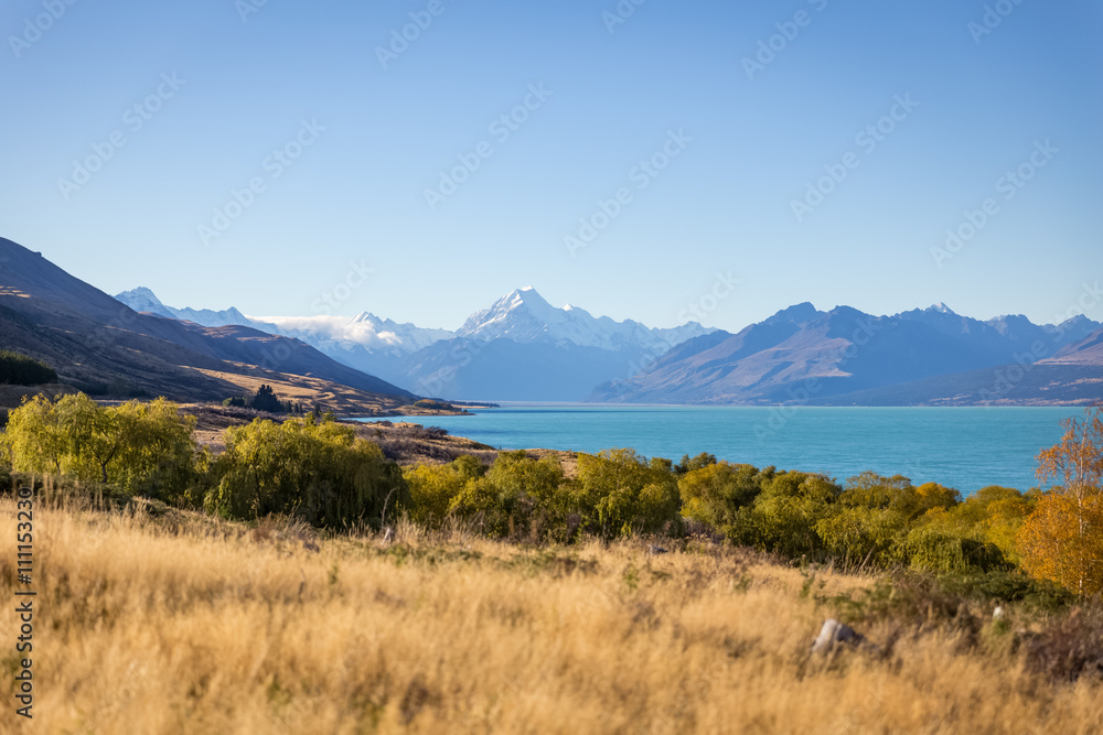 Mt. Cook and lake Pukaki at Peter lookout Mt. Cook and lake Pukaki at Peter lookout
