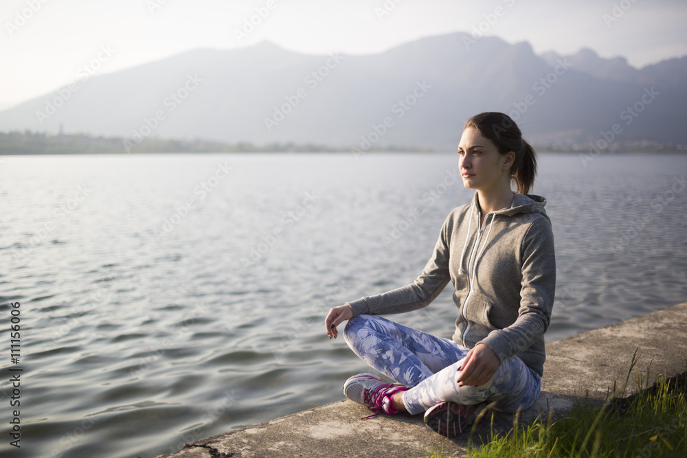 denken,sitzen,entspannt,Freizeit,Lifestyle,Meditation,Reise denken,sitzen,entspannt,Freizeit,Lifestyle,Meditation,Reise