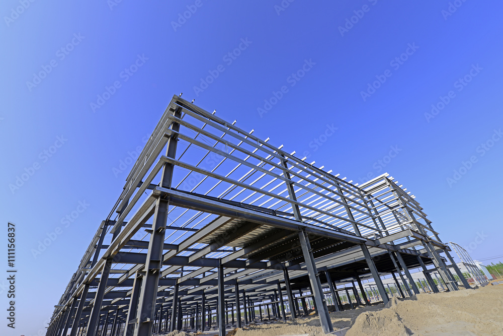 Steel structure workshop is under construction