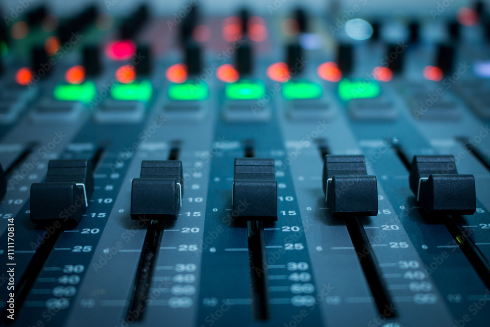 Mixer,Control of high-quality audio and equalizer volume on the mixer.