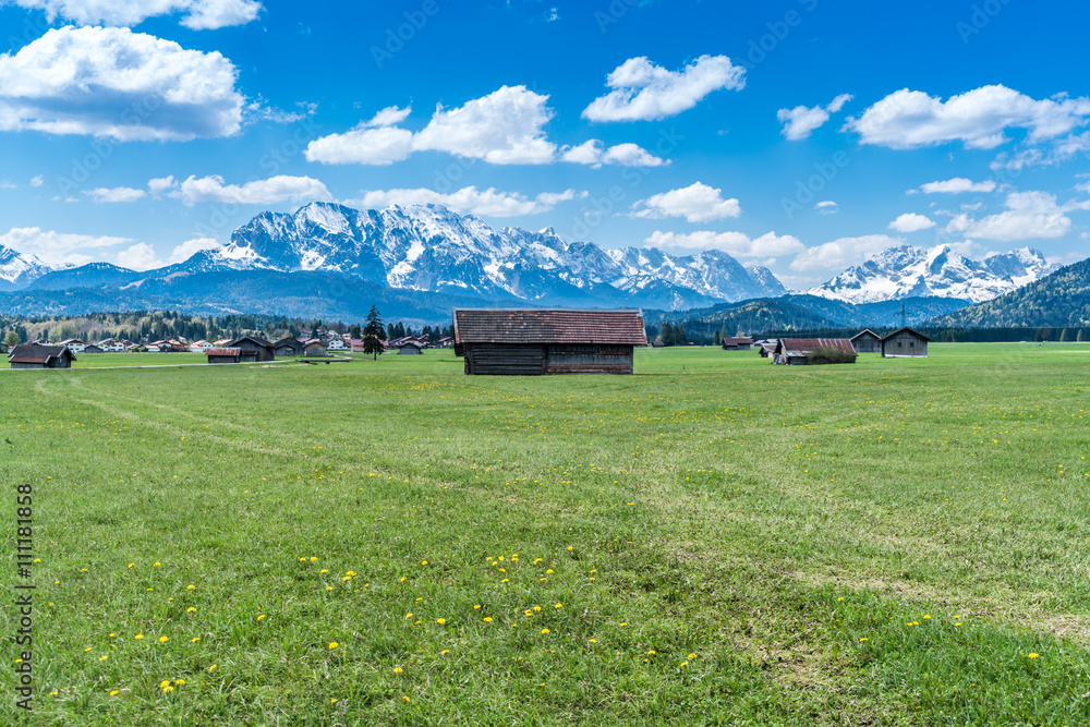 Ortschaft Krün zwischen Karwendel und Wettersteingebirge Ortschaft Krün zwischen Karwendel und Wettersteingebirge