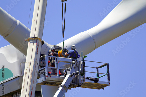 Wind turbine maintenance