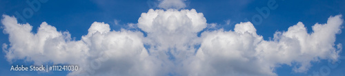 Fototapeta Naklejka Na Ścianę i Meble -  panorama blue sky white clouds blur