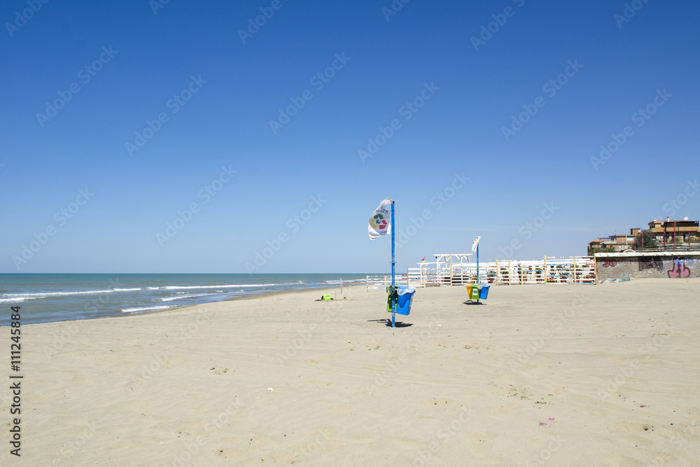 Fototapeta premium Recykling na plaży