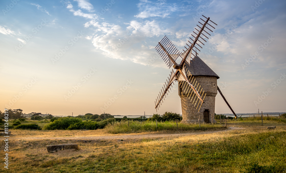 Ancien moulin à vent, Batz-sur-Mer - obrazy, fototapety, plakaty 