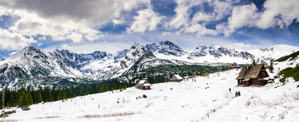 Fototapeta premium Hala Gasienicowa in Tatra Mountains, spring season