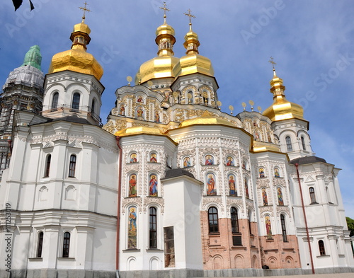 Kiew - Uspenski-Kathedrale im Höhlenkloster am Westufer des Dnepr photo