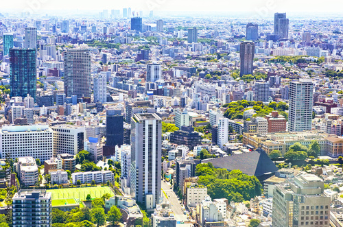 新緑の東京、麻布、白金台の高級住宅街の風景 photo