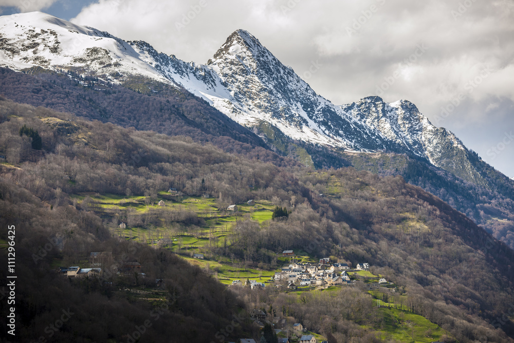 the valley of Luz Saint Sauveur