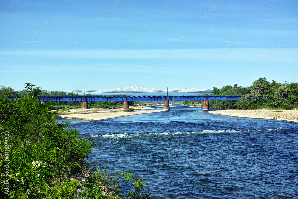初夏の置賜白川と鉄橋