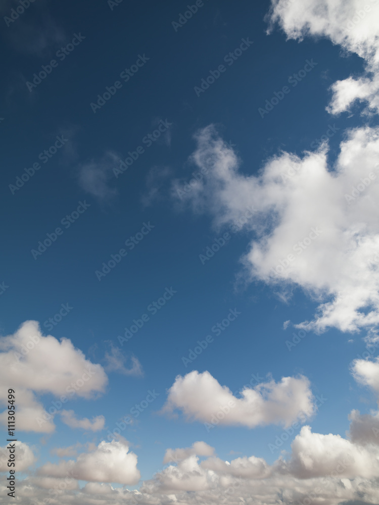 Obraz premium white clouds in sky