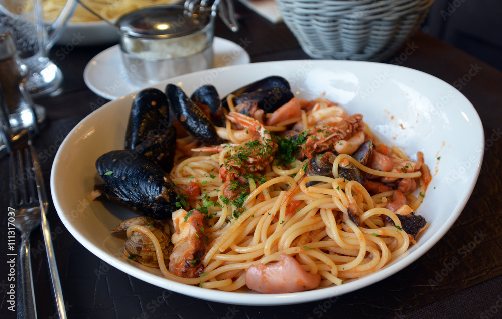 Spaghetti with mussel and seafood