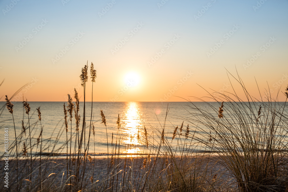 Obraz premium sonnenuntergang am meer