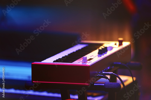 Canvas Print Synthesizer at the stage
