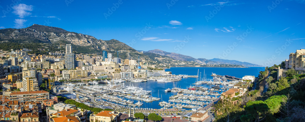 Naklejka premium Panoramic view on the hills and harbor of Monaco
