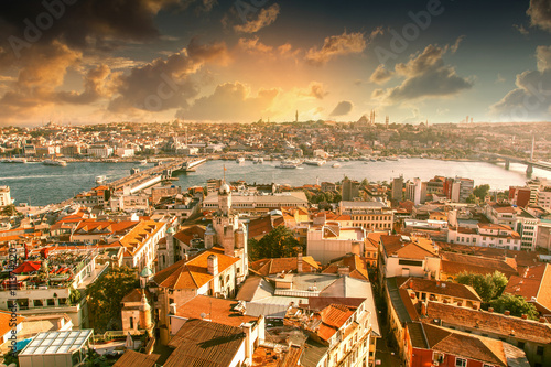 Canvas Print Beautiful cityscape. View of Istanbul at sunset