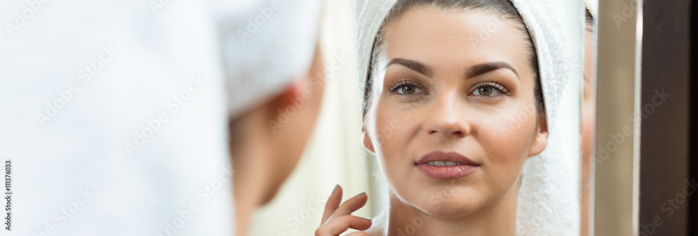 Fototapeta premium She knows how important skincare is