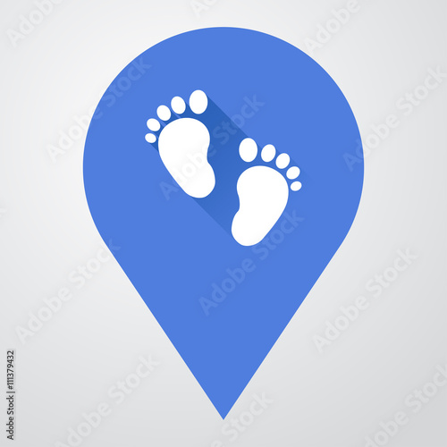Icono plano localizacion con pisadas de bebé con sombra.