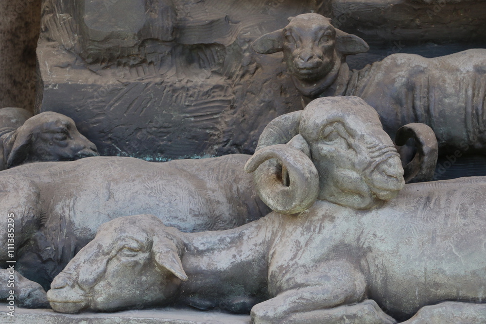 Détail d'une tombe du cimetière de vyšehrad à Prague