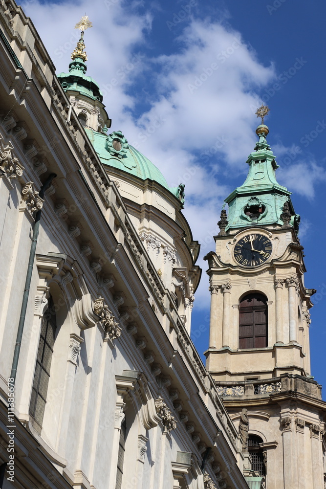 Fototapeta premium Détail de l'église Saint-Nicolas de Mala Strana à Prague