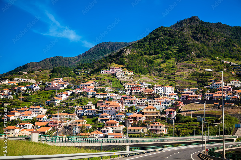 Naklejka premium highway along the small village in Madeira