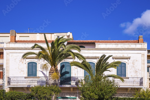 Sicilian house with palm trees - Pozzallo, Sicily, Italy © zgphotography