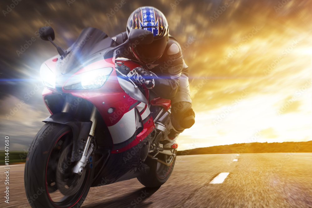 Fototapeta premium Wyścigi motocyklowe na drodze