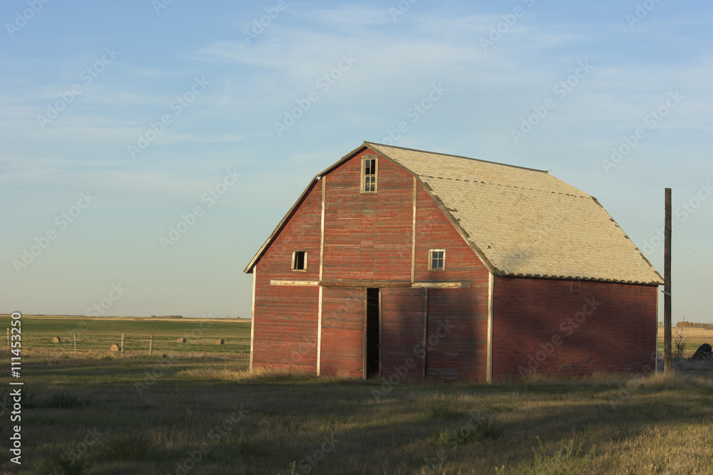 Obraz premium An Old Red Barn in North Dakota