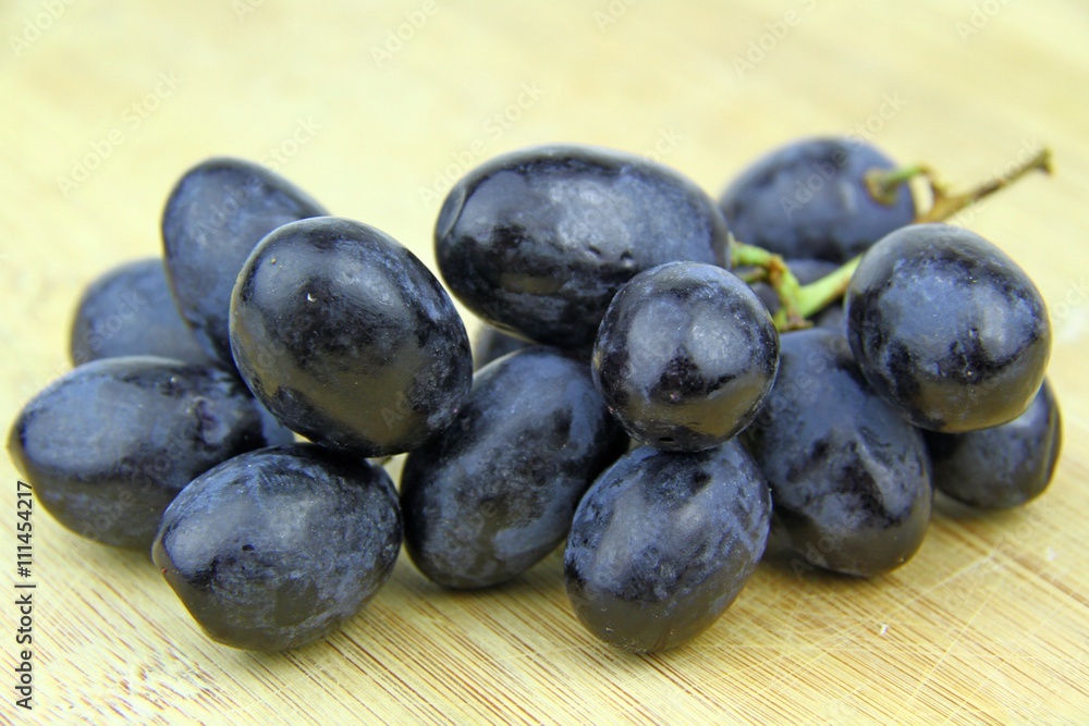 Fototapeta premium Black grapes