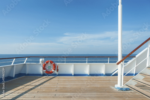 Obraz na płótnie Ship deck, buoy and blue ocean. Travel background w salonie