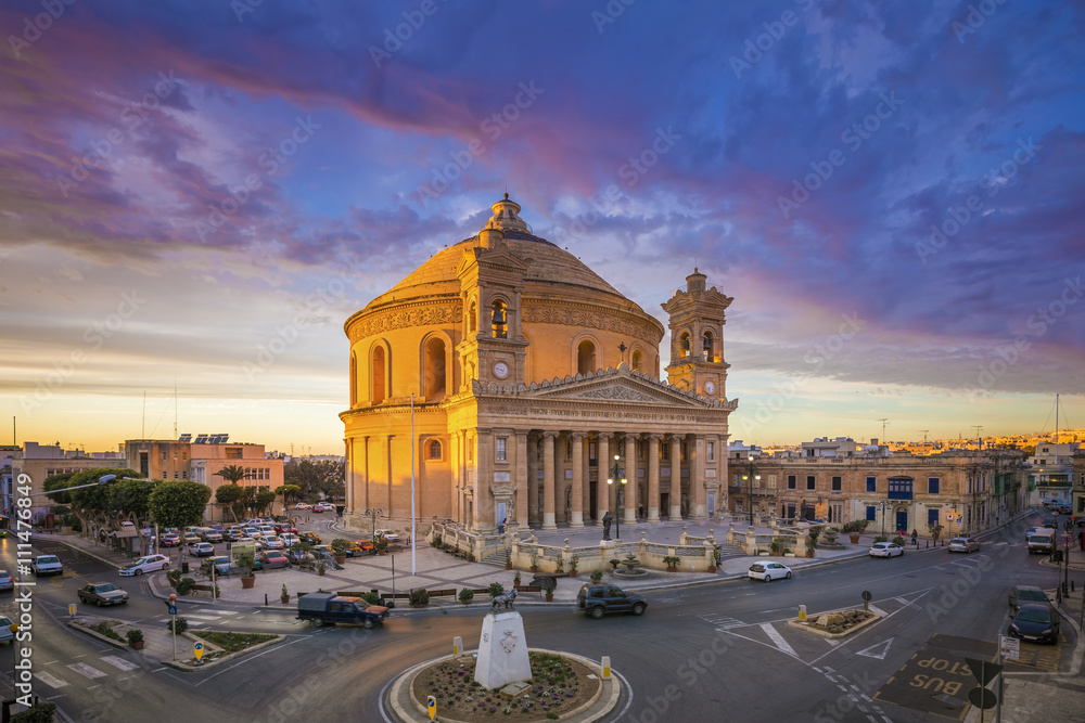 Malta - The famous Mosta Dome at sunset with beautiful sky and clouds - obrazy, fototapety, plakaty 