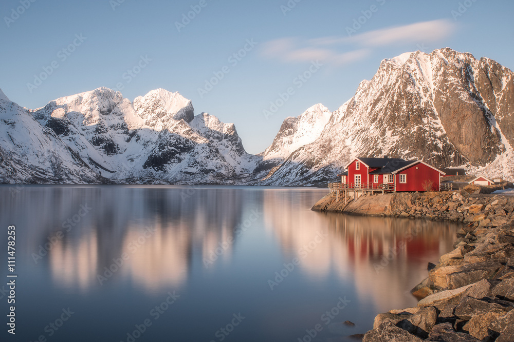 Riflesso di una Rorbu - Isole Lofoten
