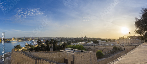 Fototapeta Naklejka Na Ścianę i Meble -  Panoramic view of Valletta, Malta at sunset