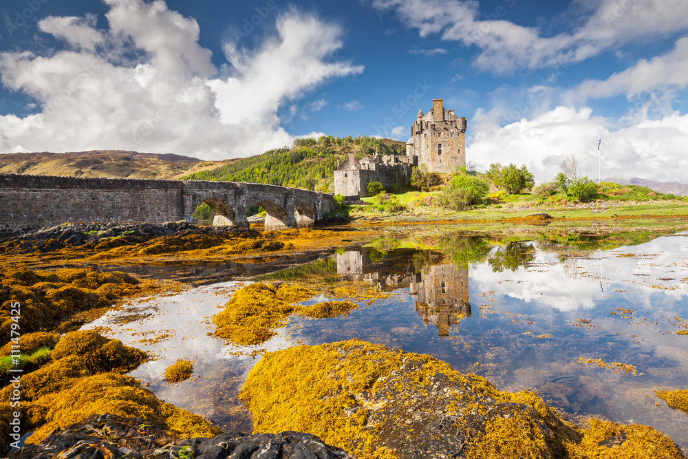 Scotland - Highlands - Eilean Donan Castle (1220)