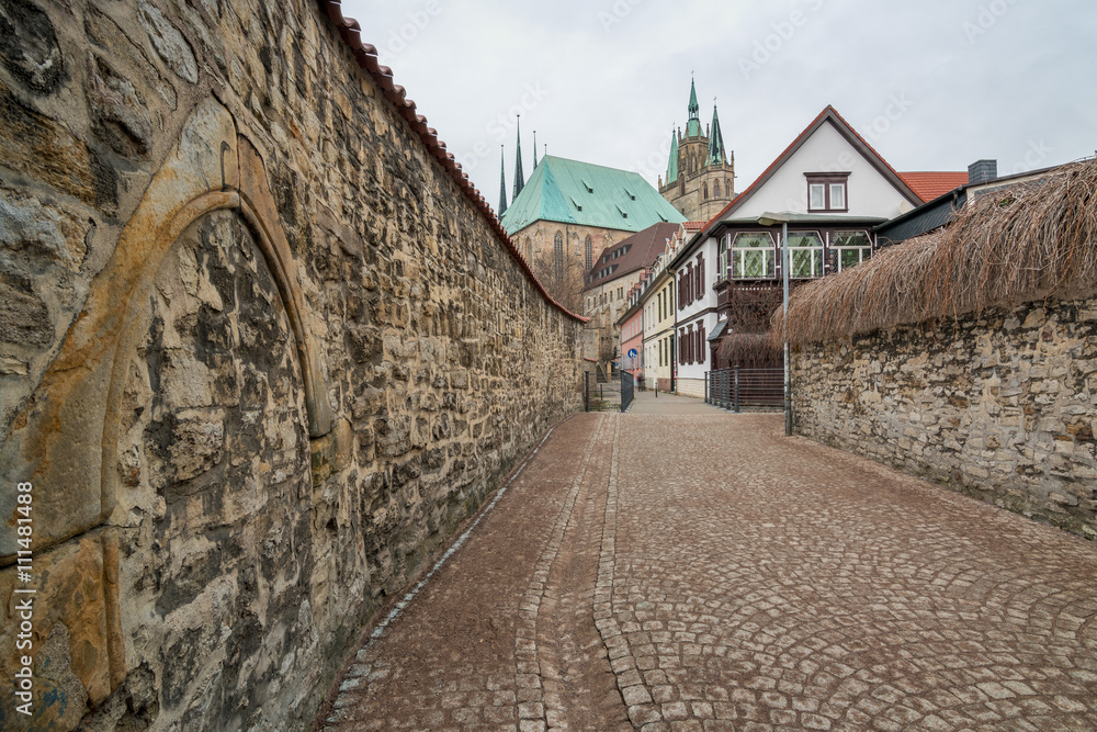 Stiftsgasse und Dom in Erfurt, Thüringen