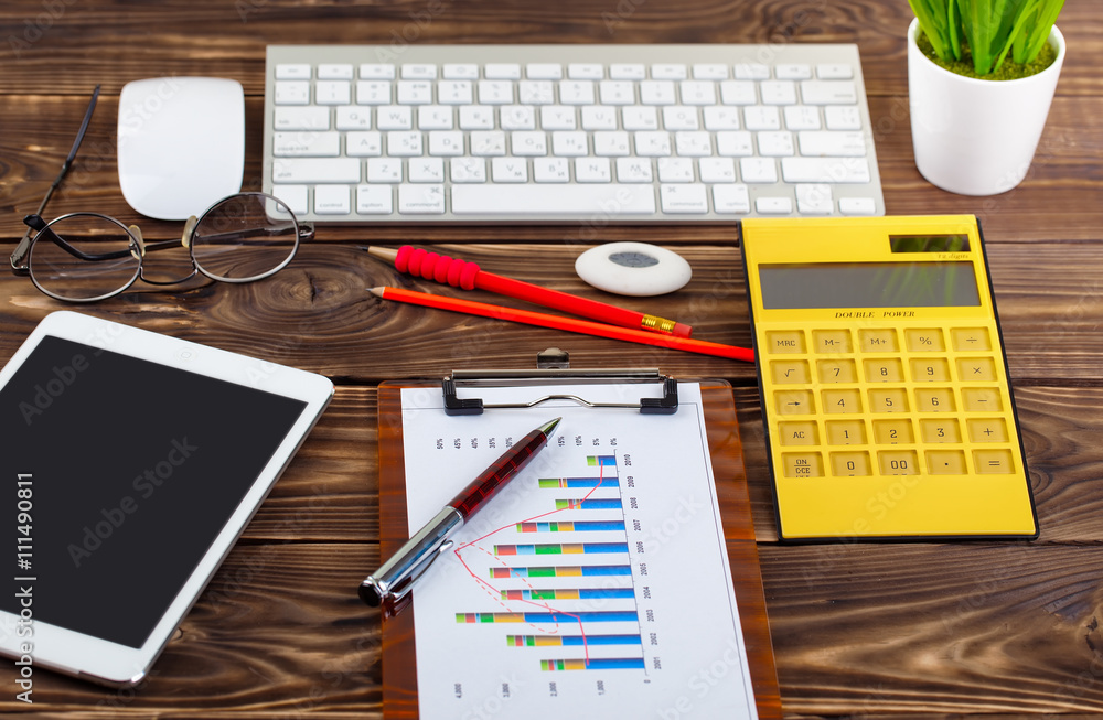 Business Objects office expanded in composition on a table Business Objects office expanded in composition on a table