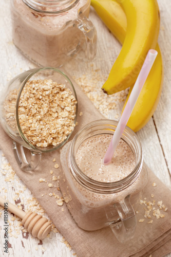 Smoothies with milk, oatmeal and flax seeds