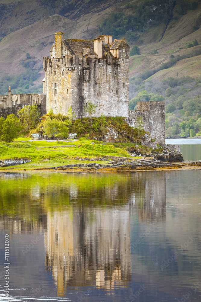Scotland - Highlands - Eilean Donan Castle (1220)